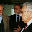 2004.05.08. Jacek Wozniakowski and Bronislaw Geremek and Henry Kissinger Fot M Kubik
